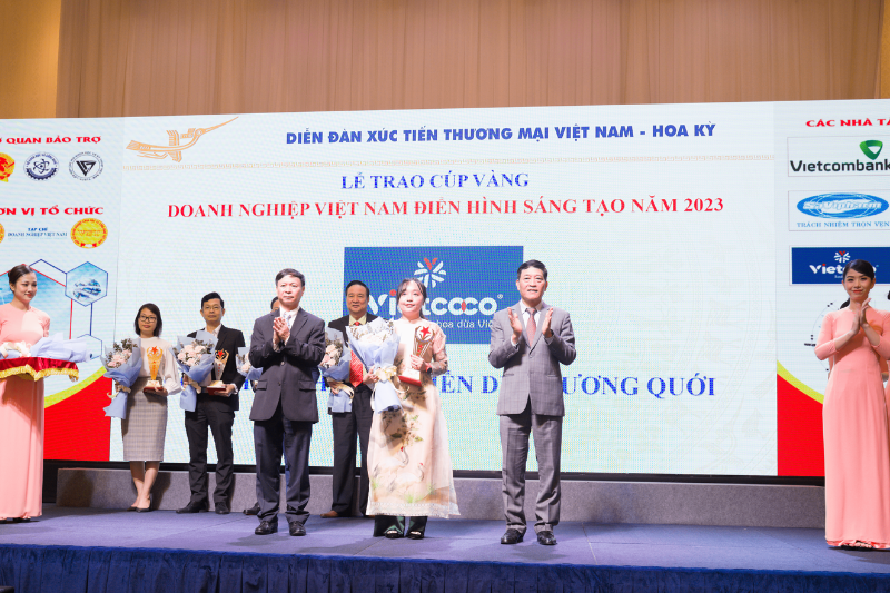 VIETCOCO ĐẠT TOP 10 “DOANH NGHIỆP VIỆT NAM ĐIỂN HÌNH SÁNG TẠO 2023 & DIỄN ĐÀN XÚC TIẾN THƯƠNG MẠI VIỆT NAM - HOA KỲ”